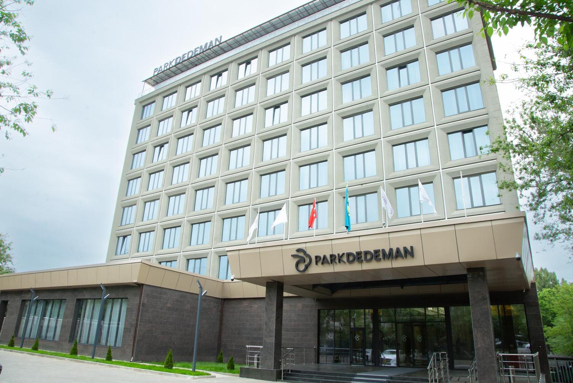 Park Dedeman Almaty Otel Dış mekan fotoğraf